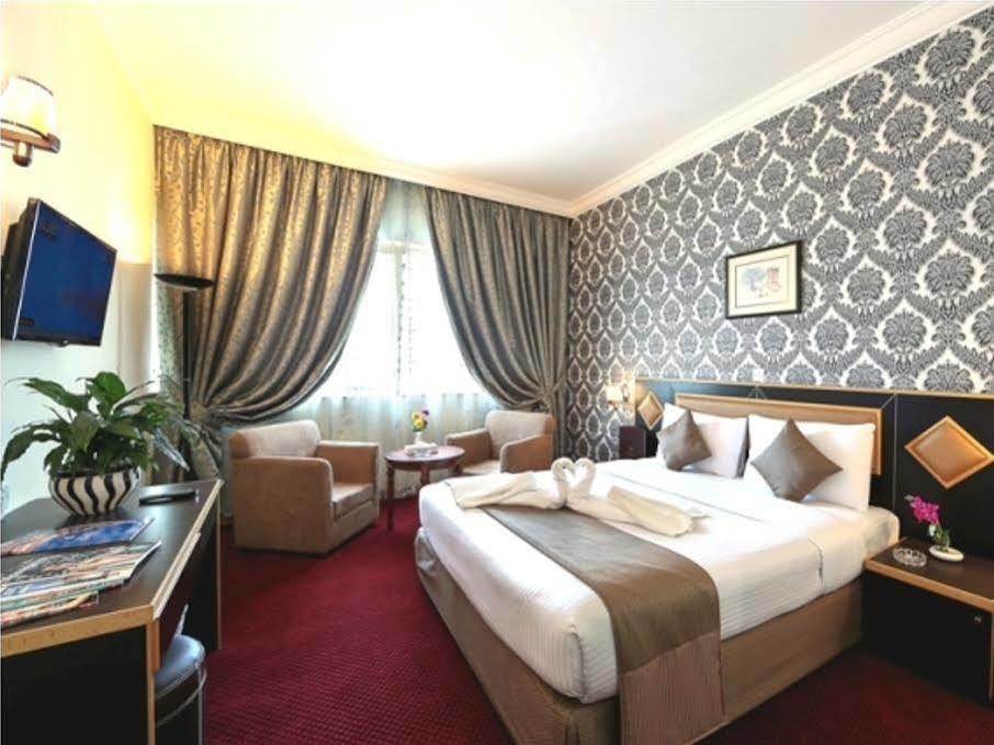 Jonrad Hotel Dubai Exterior photo