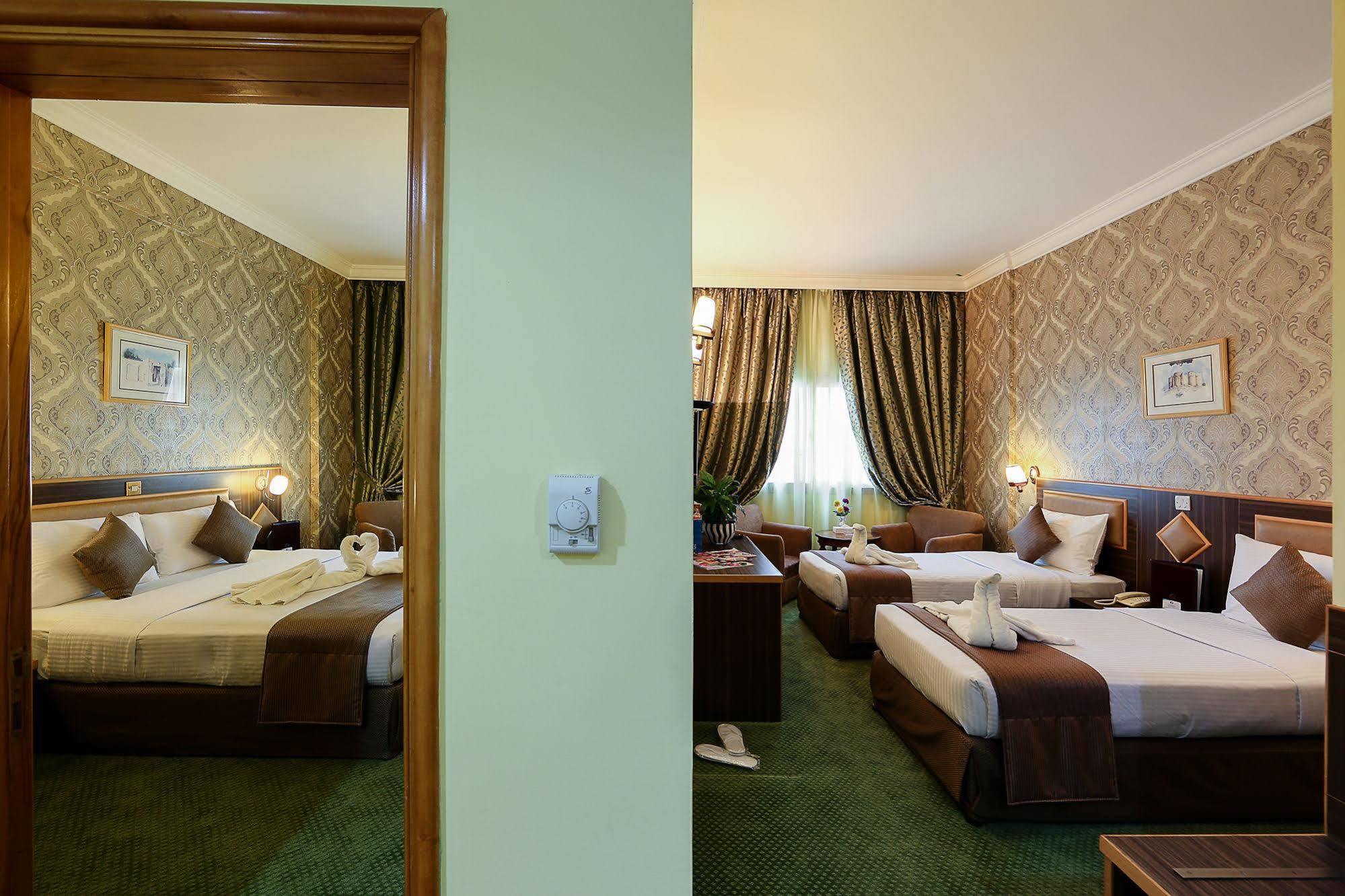 Jonrad Hotel Dubai Exterior photo