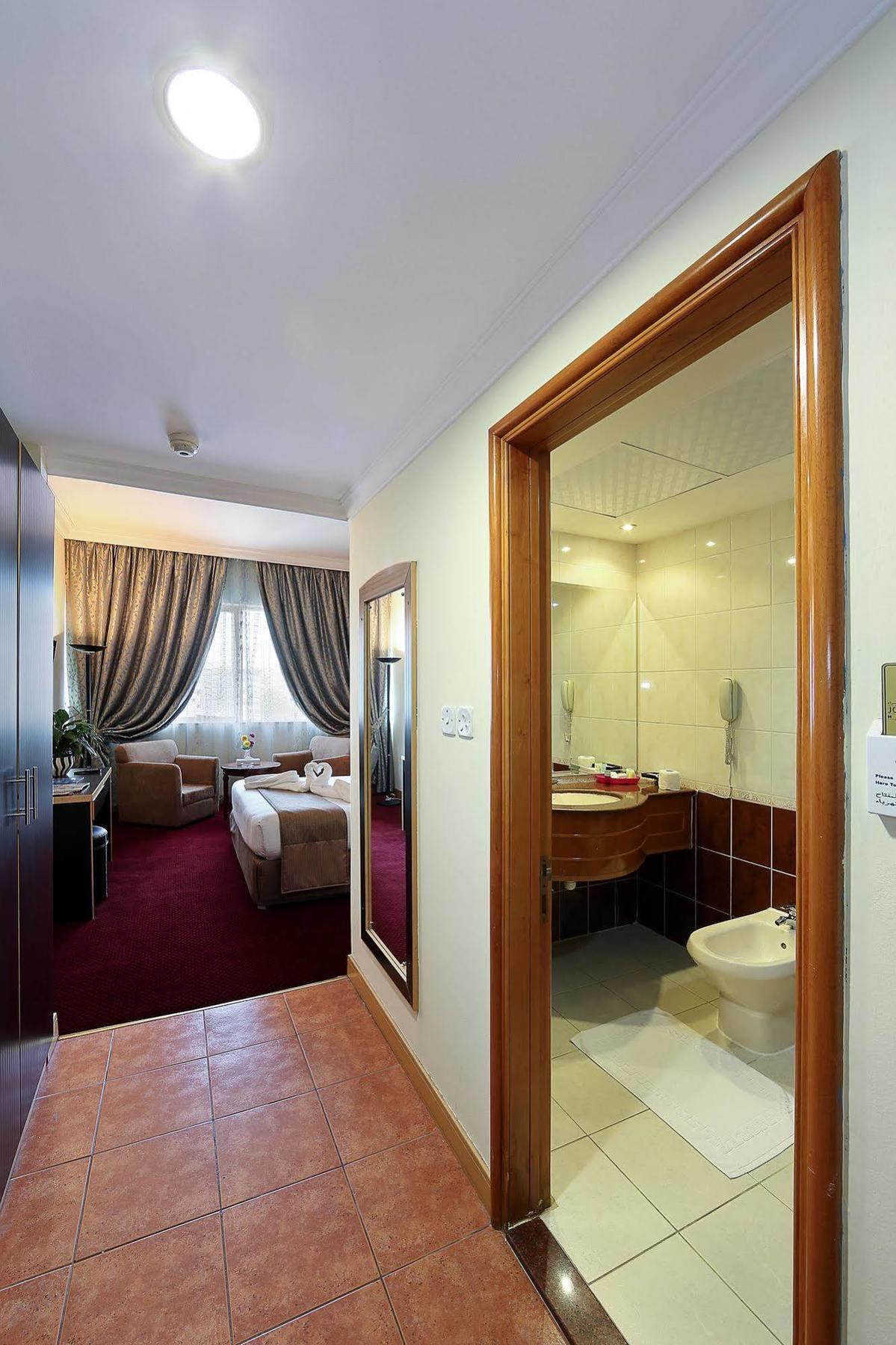 Jonrad Hotel Dubai Exterior photo