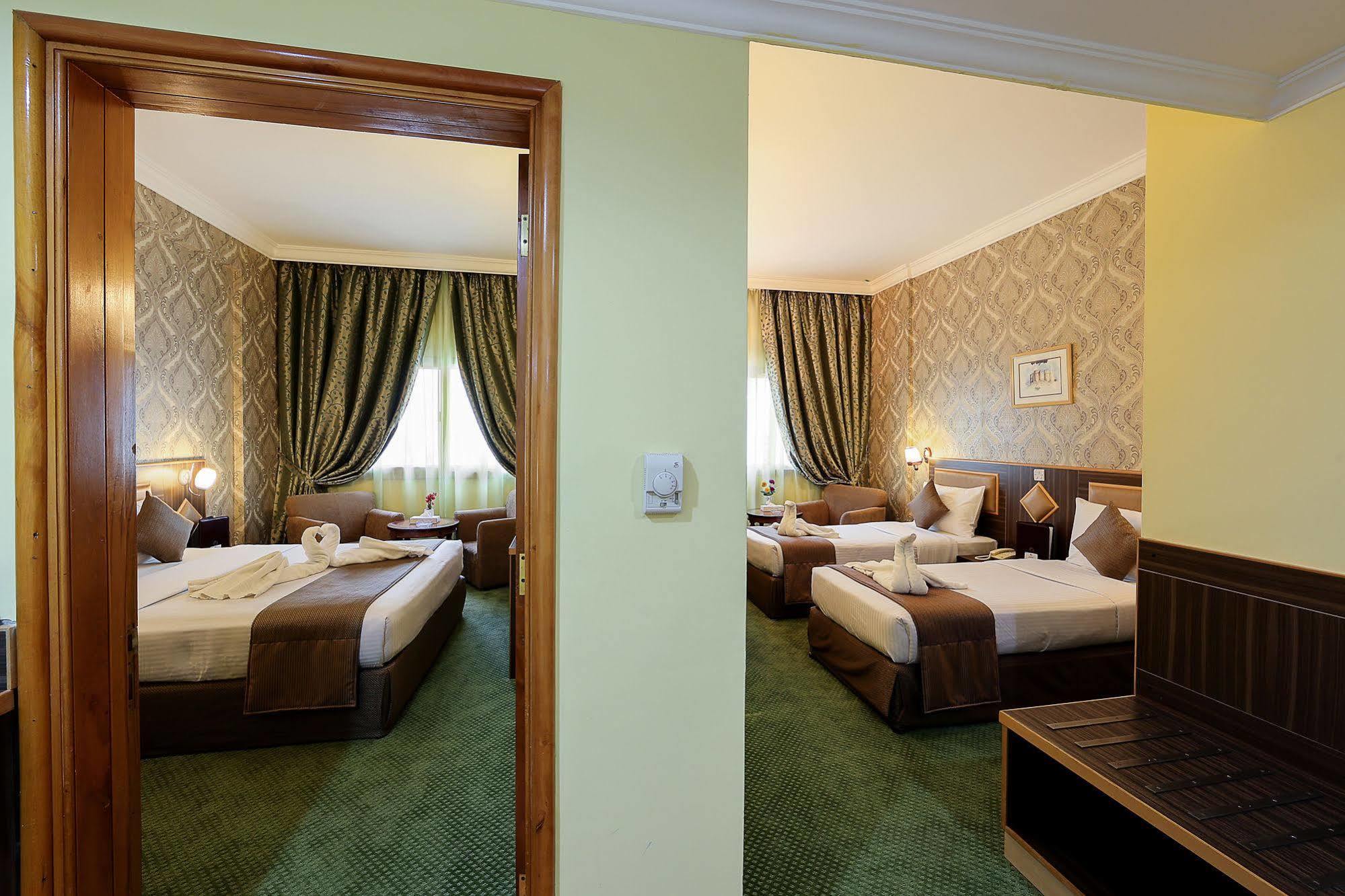 Jonrad Hotel Dubai Exterior photo