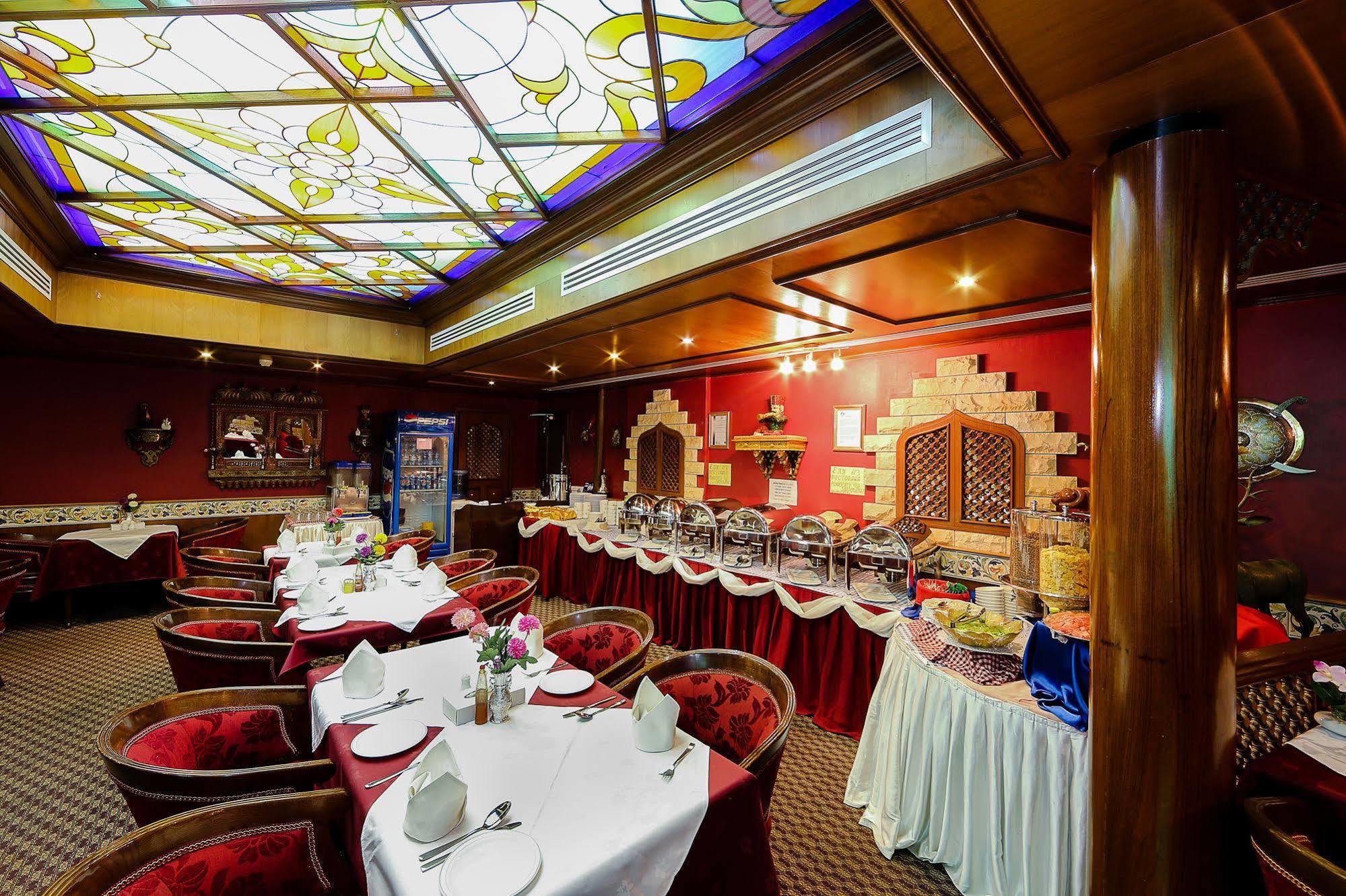 Jonrad Hotel Dubai Exterior photo